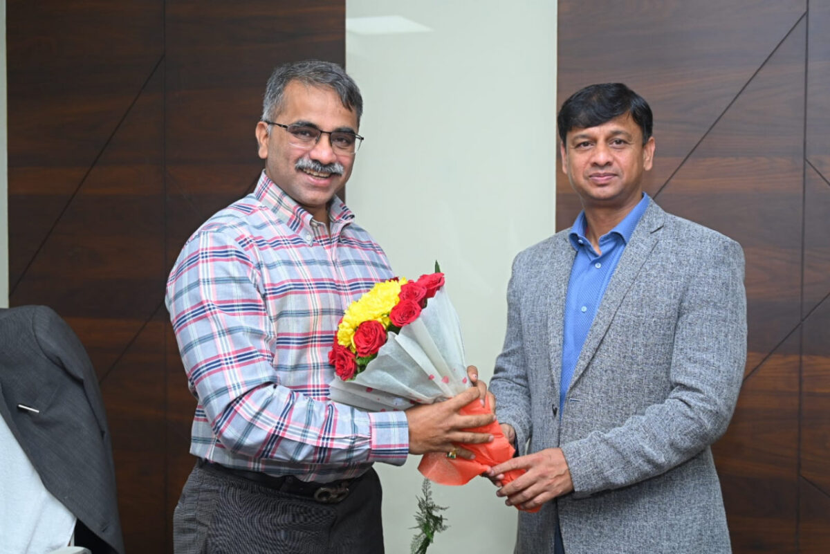 मयंक श्रीवास्तव