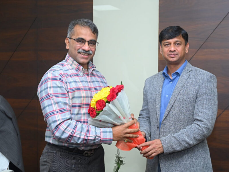 मयंक श्रीवास्तव