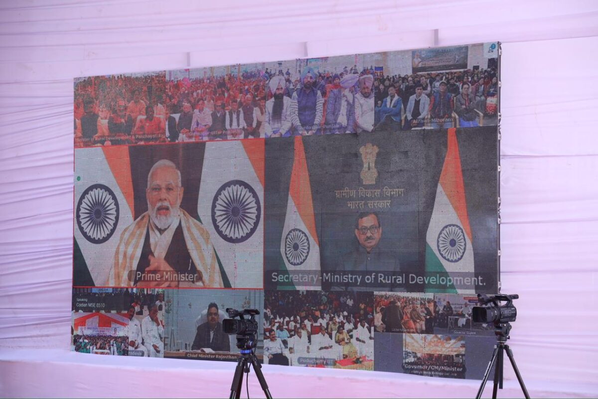 नरेंद्र मोदी