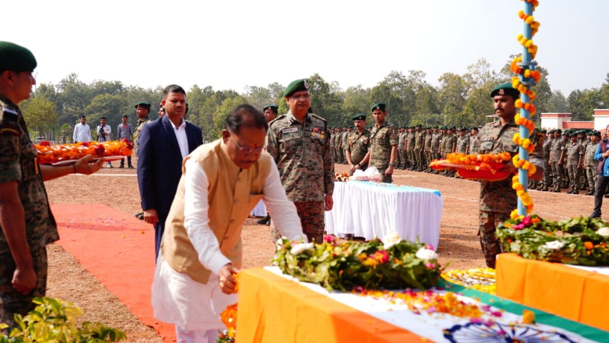 मुख्यमंत्री शहीदों श्रद्धांजलि