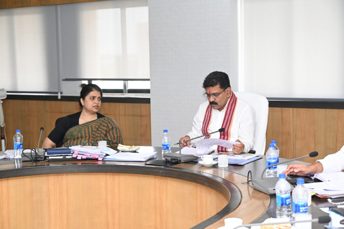 विजय शर्मा