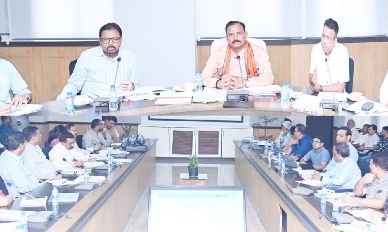 स्वास्थ्य मंत्री