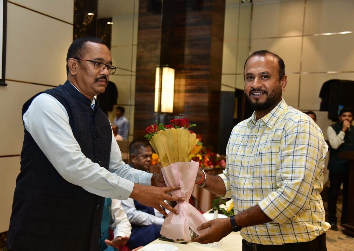 Commissioner Shri Shyam Dhavde