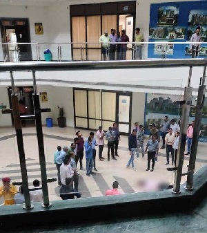 आत्महत्या