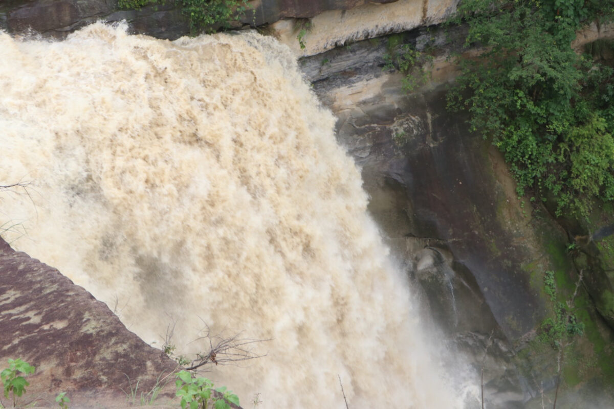 कुमेली जलप्रपात