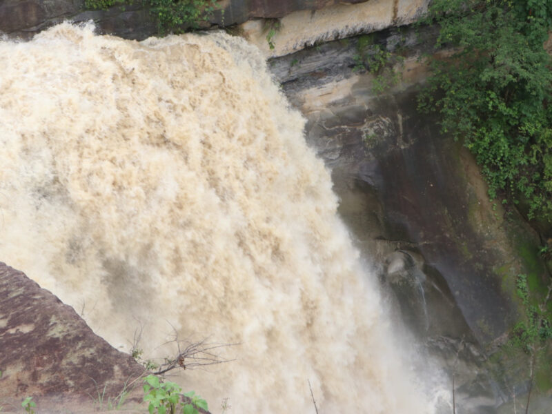 कुमेली जलप्रपात