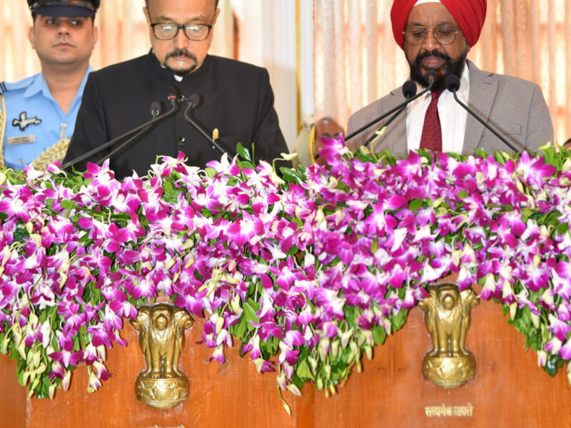 राज्यपाल डेका