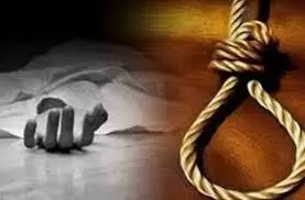 महिला ने फांसी