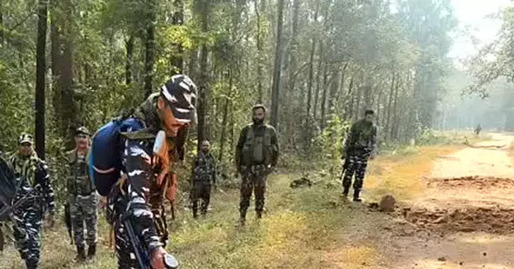 नक्सलियों के 38 लाख नकद