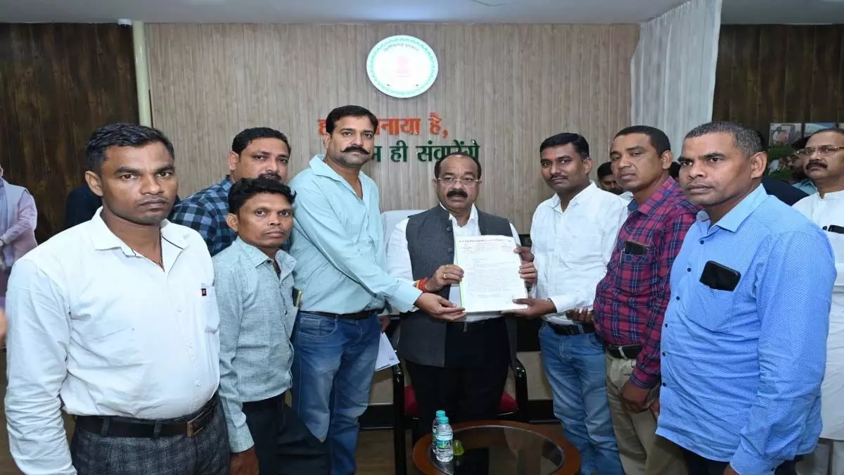 उपमुख्यमंत्री के आश्वासन