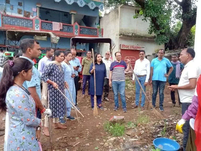 तुमड़ीबोड़ में सफाई