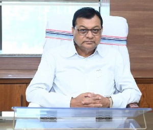 सड़कें उखड़ने लगीं