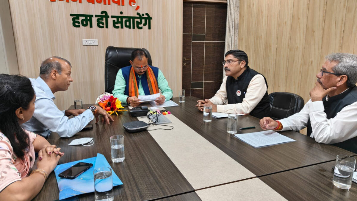 स्वास्थ्य मंत्री