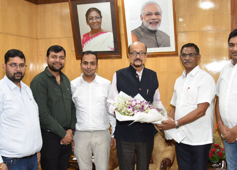 राज्यपाल श्री रमेन डेका