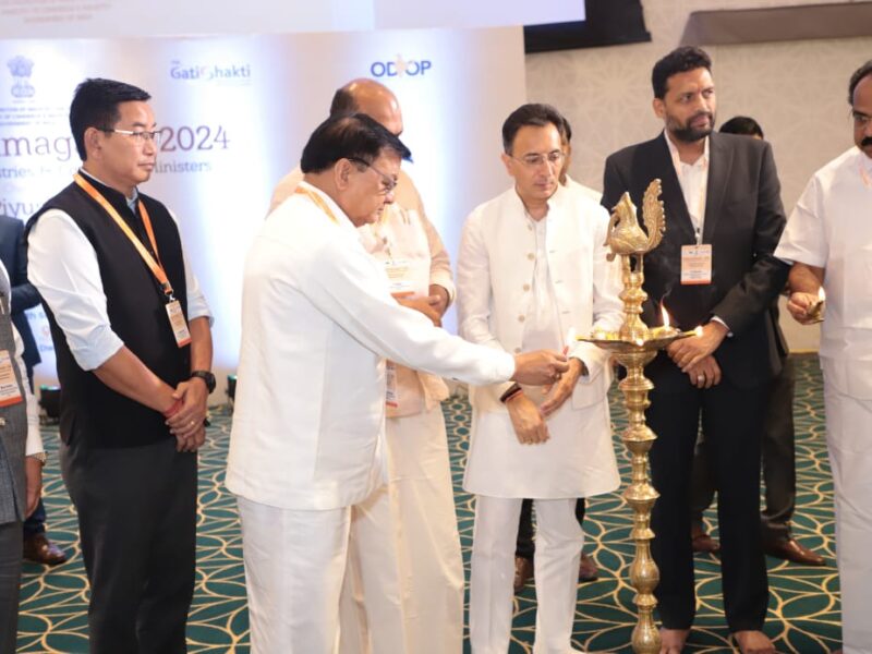 उद्योग मंत्री श्री देवांगन