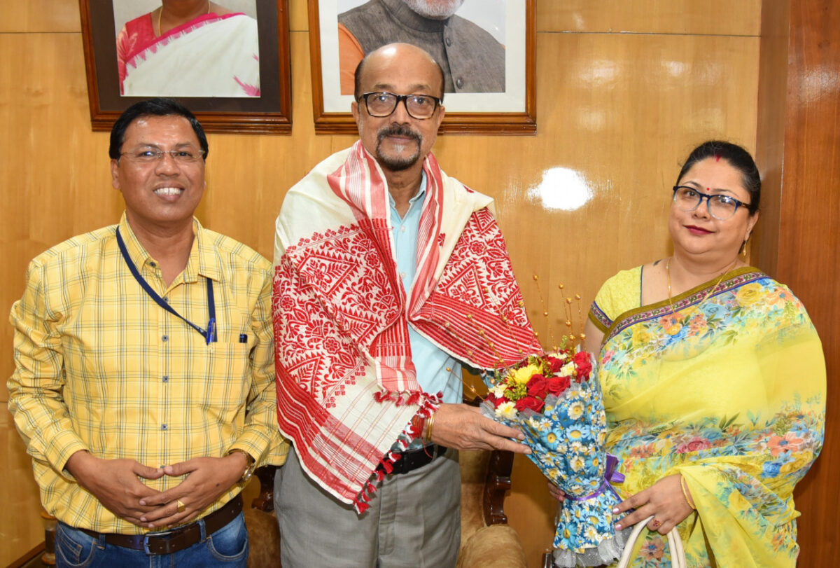 राज्यपाल श्री डेका से