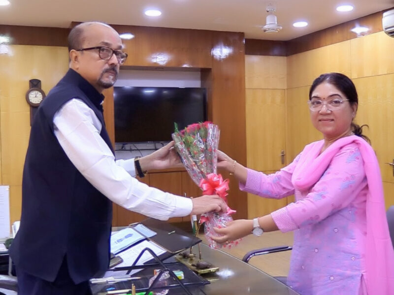 राज्यपाल श्री डेका से