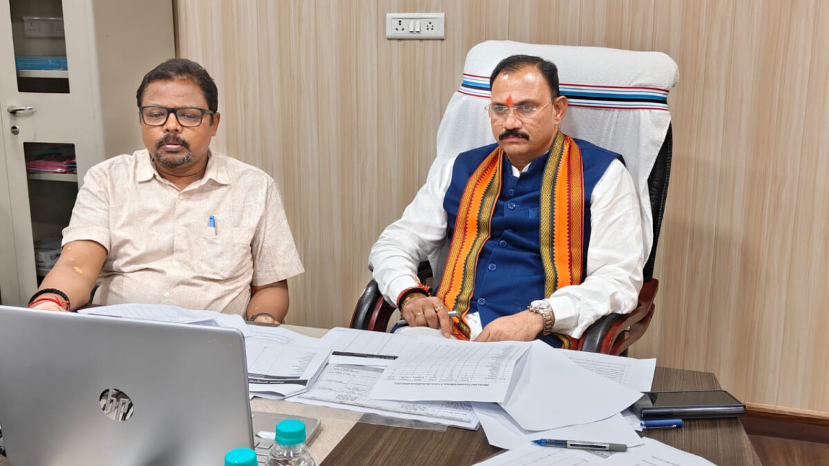 स्वास्थ्य मंत्री श्याम बिहारी