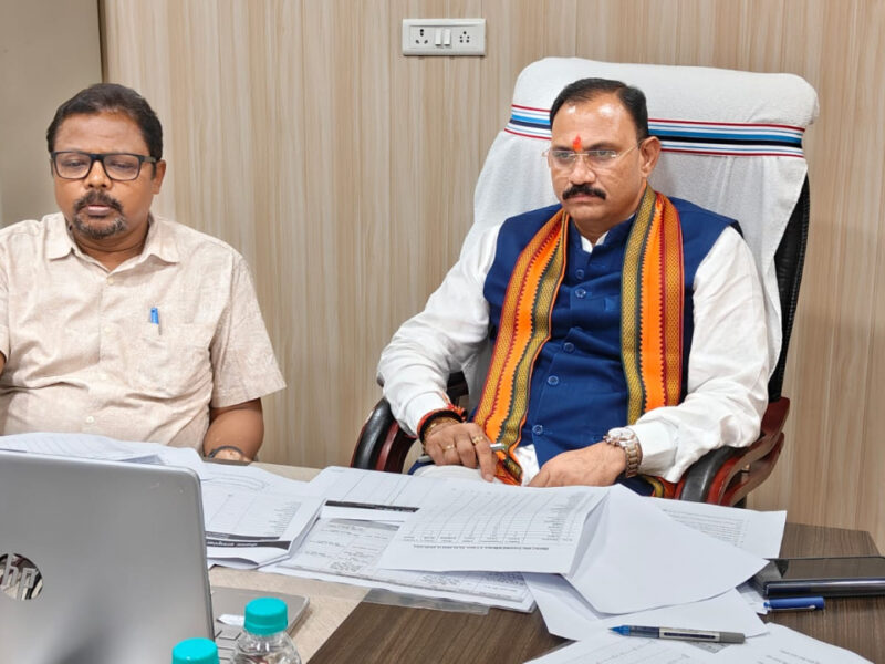 स्वास्थ्य मंत्री श्याम बिहारी