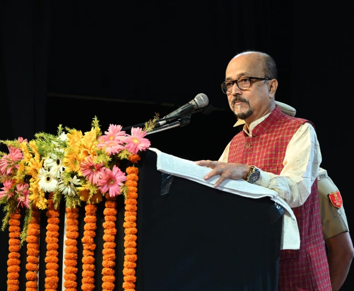 राज्यपाल डेका