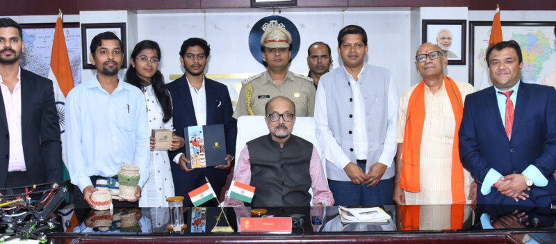 श्री रमेन डेका