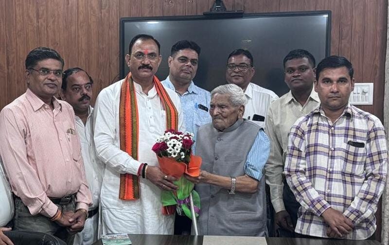 बुजुर्ग ने अस्पताल के