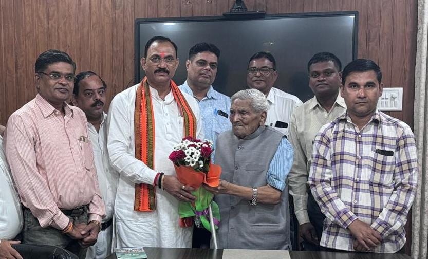 बुजुर्ग ने अस्पताल के