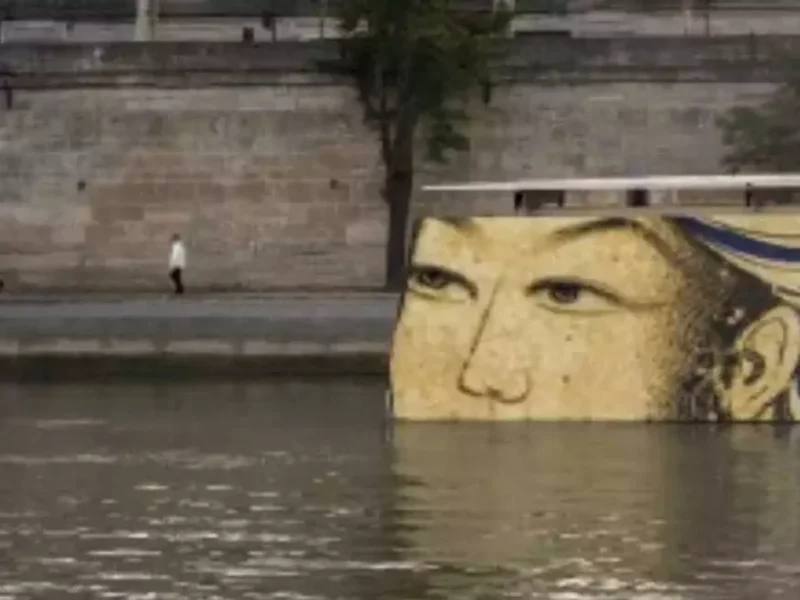 सीन नदी में पानी