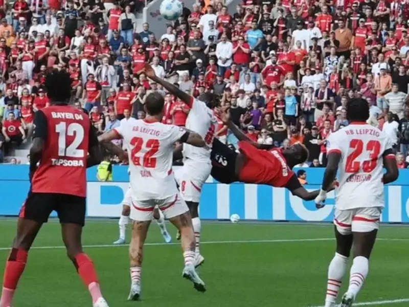 ओवरहेड किक