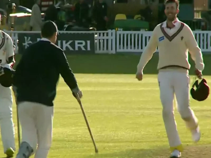 टॉम बैंटन की बैसाखी