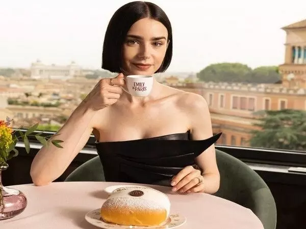 लिली कोलिन्स