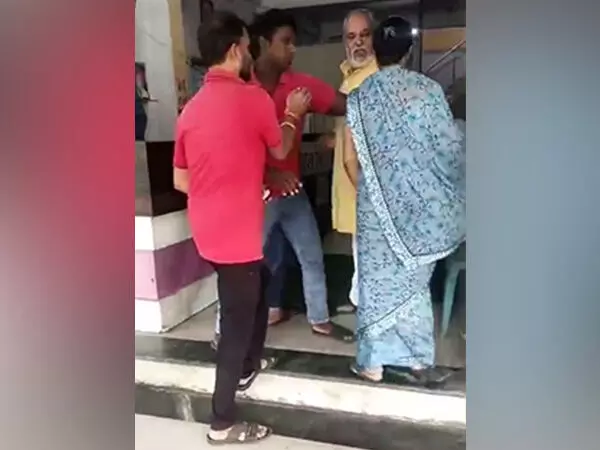 भाजपा नेता पर महिला