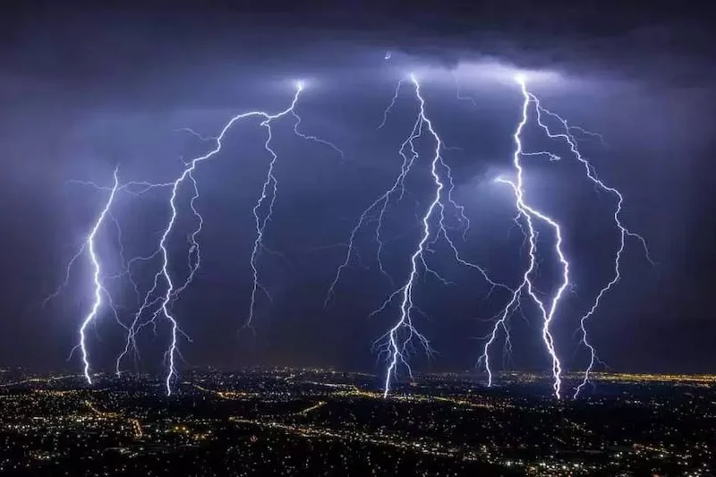 आकाशीय बिजली