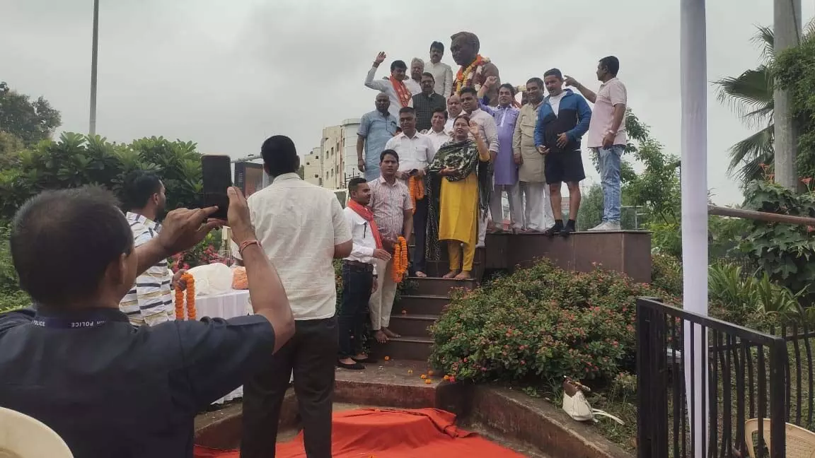 विधायक पुरंदर मिश्रा