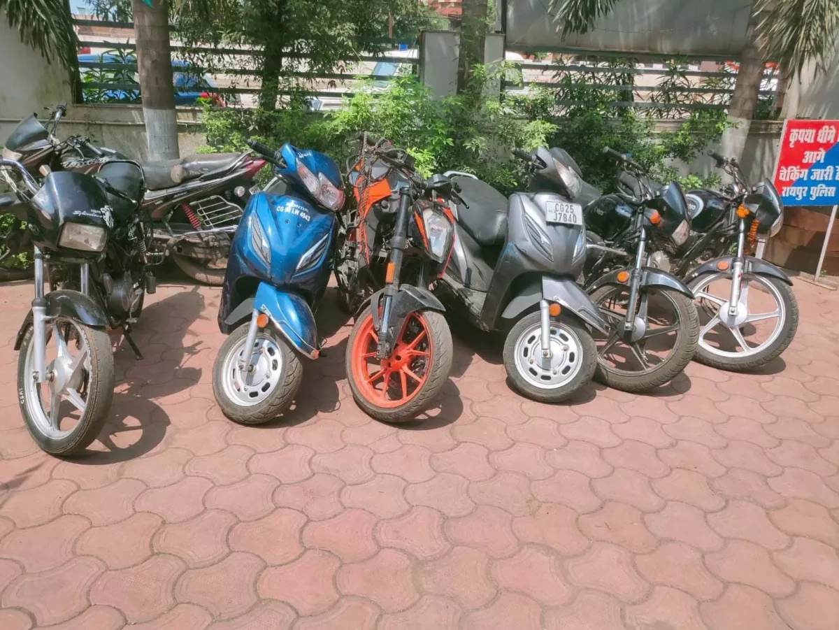 लाखों की बाइक