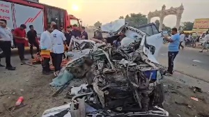 कार ट्रक