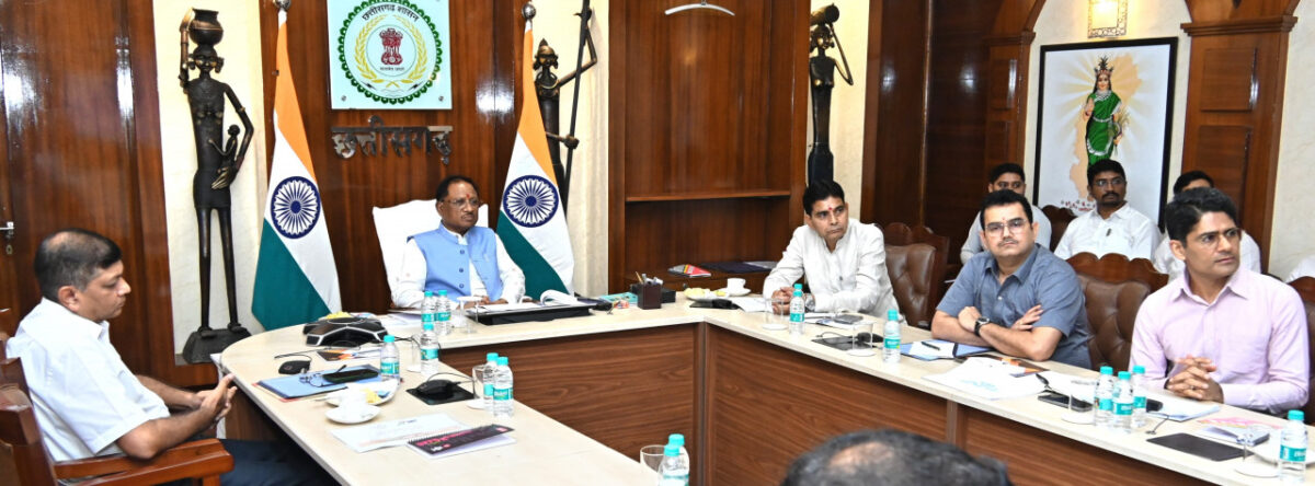 मुख्यमंत्री विष्णु देव साय ने राजस्व और आपदा प्रबंधन विभाग की समीक्षा की