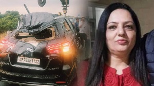 टायर फटने से एक्सप्रेस-वे