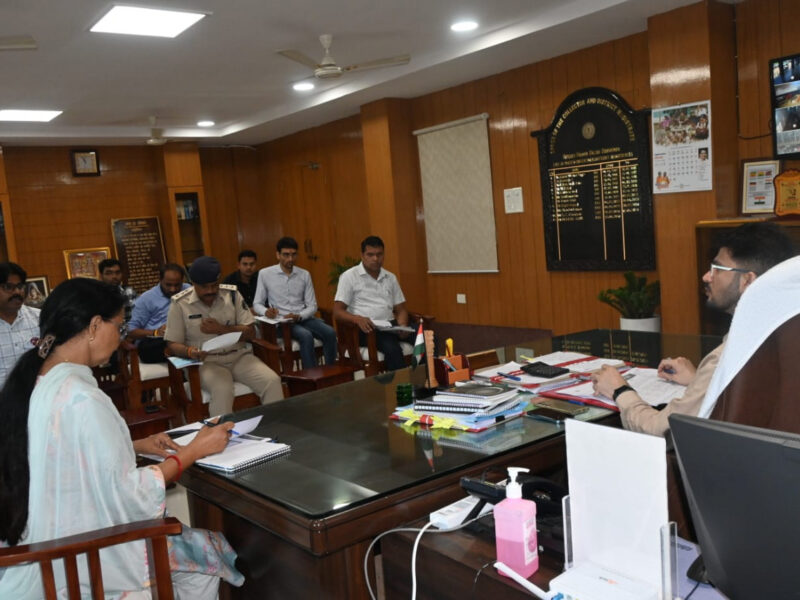 सोशल मीडिया पर जिला