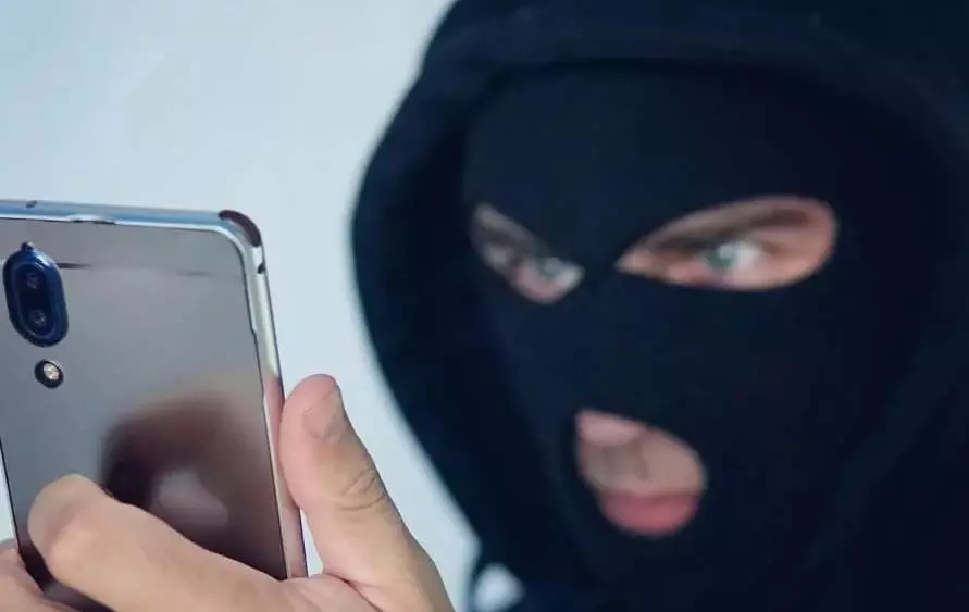 शिक्षिका को ब्लैकमेल