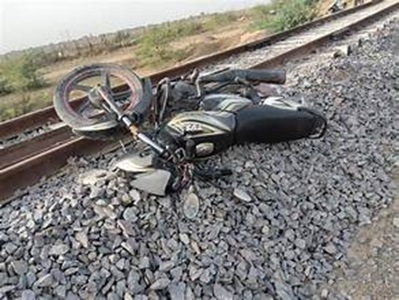 सड़क हादसे में युवक