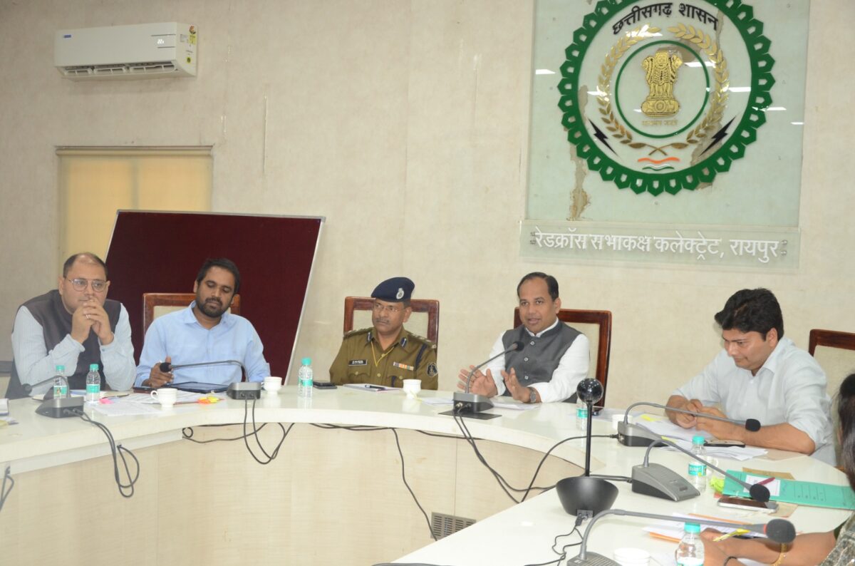 कलेक्टर डॉ. गौरव सिंह