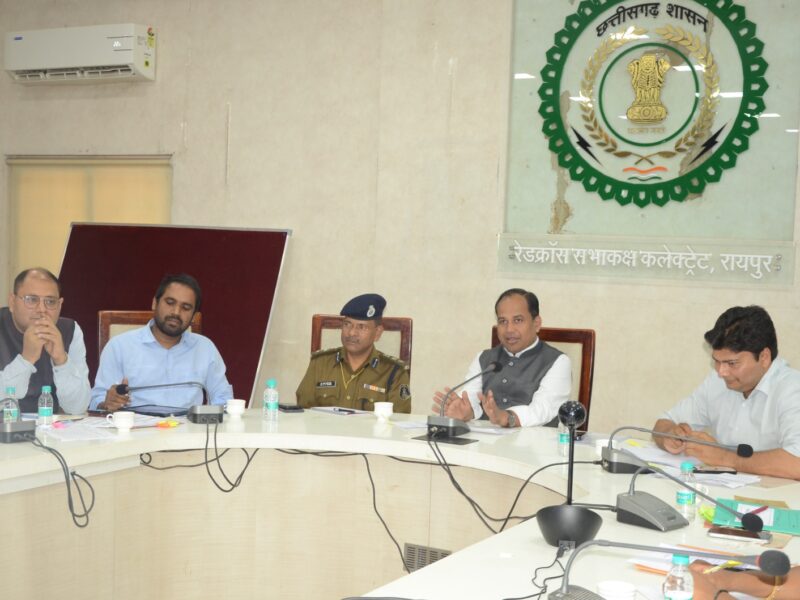 कलेक्टर डॉ. गौरव सिंह