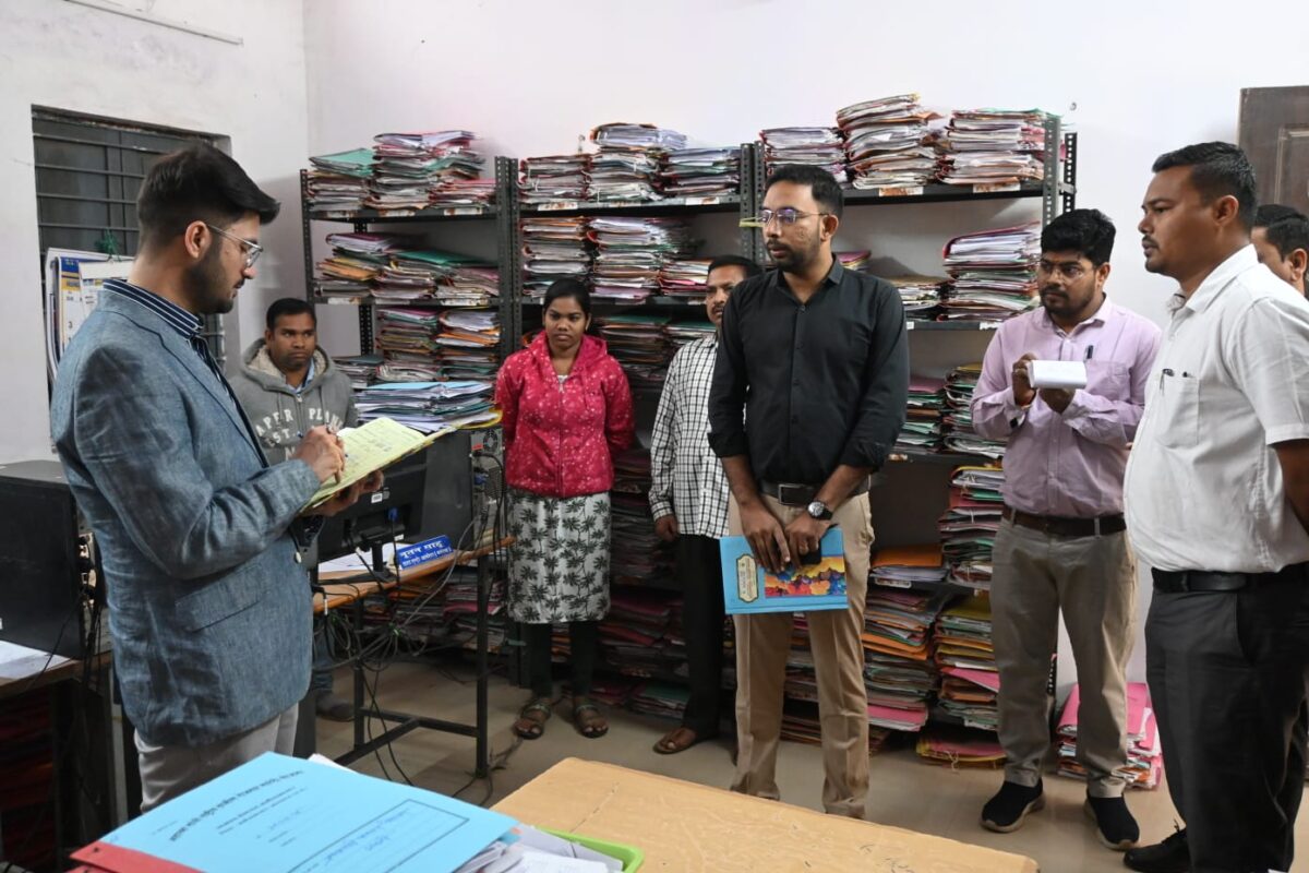 अनुपस्थित 21