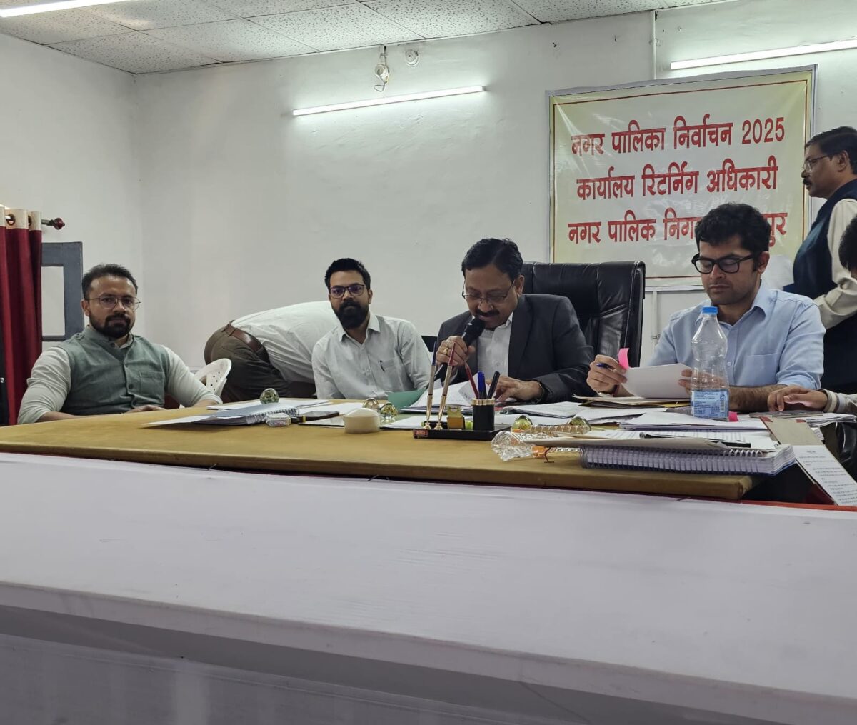 नामांकन पत्रों