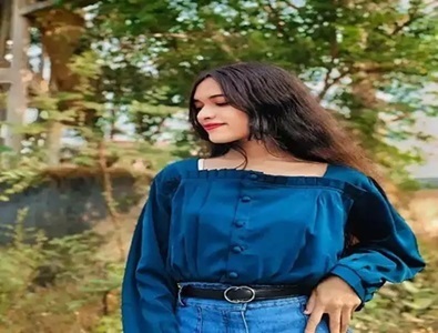 19 साल की युवती