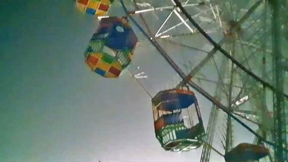 ट्रॉली टूटने से