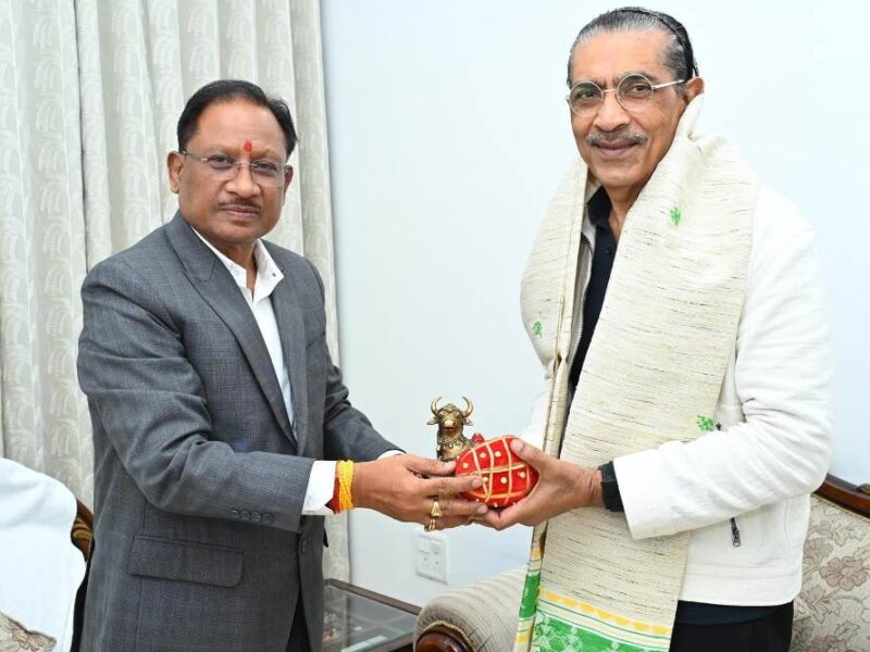 मुख्यमंत्री से प्रकाश