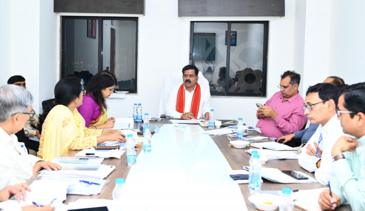 विजय शर्मा