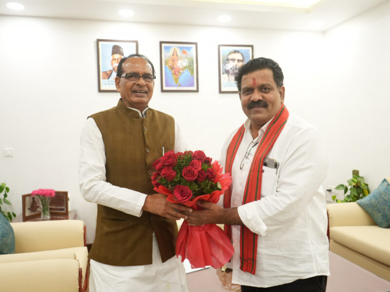 विजय शर्मा